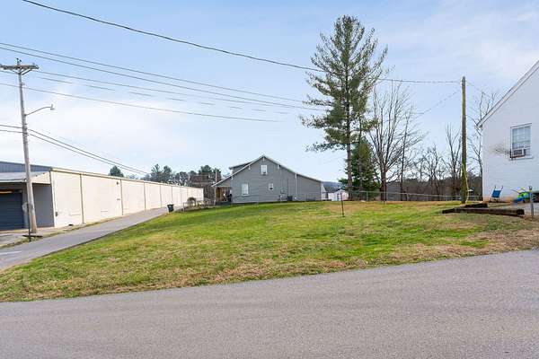 0.08 Acres of Residential Land for Auction in Sparta, Tennessee