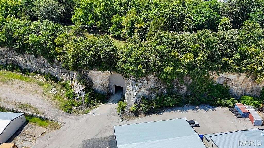 2 Acres of Commercial Land for Lease in Crystal City, Missouri