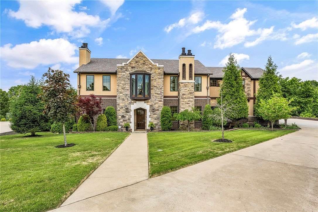 1.54 Acres of Land with Home for Sale in Fayetteville, Arkansas