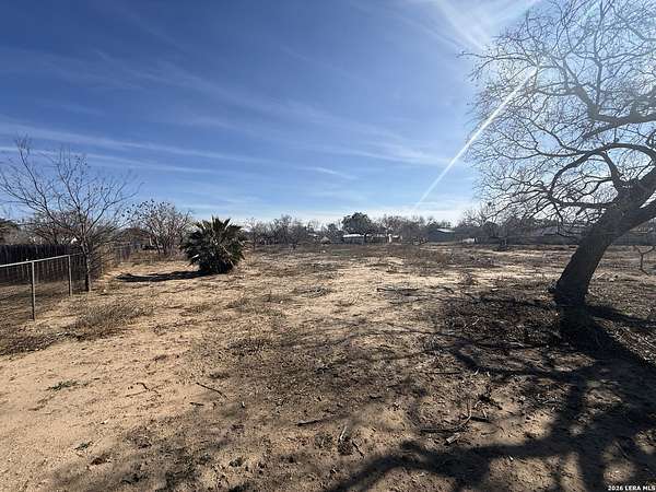 1 Acre of Residential Land for Sale in Devine, Texas