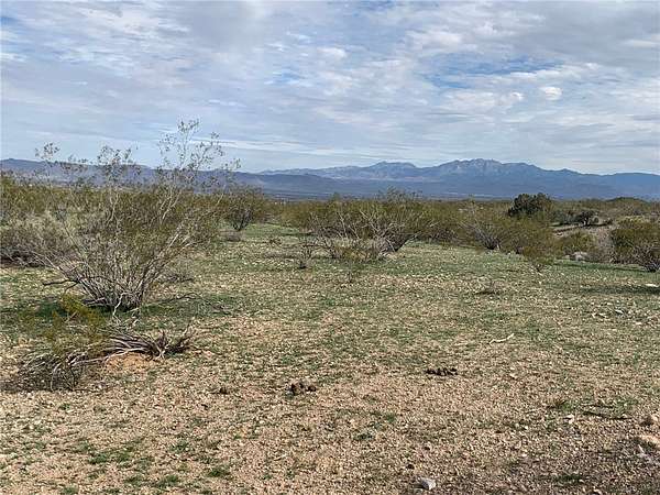2.35 Acres of Land for Sale in Golden Valley, Arizona