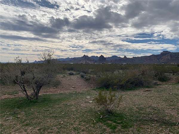 2.2 Acres of Residential Land for Sale in Golden Valley, Arizona