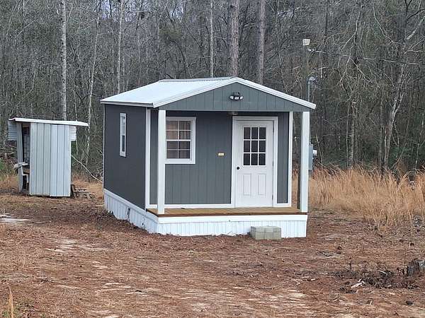 4 Acres of Residential Land with Home for Sale in Hazlehurst, Georgia