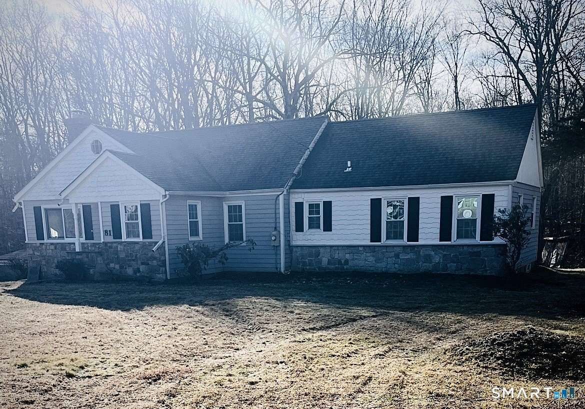 2.43 Acres of Residential Land with Home for Lease in Redding, Connecticut