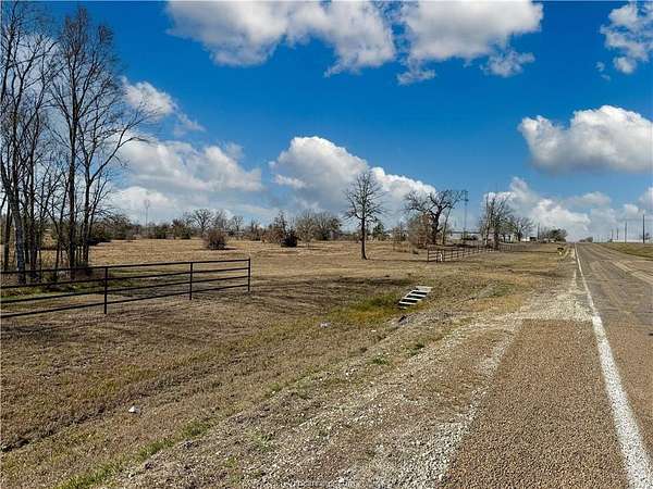 39.9 Acres of Land for Sale in Bedias, Texas