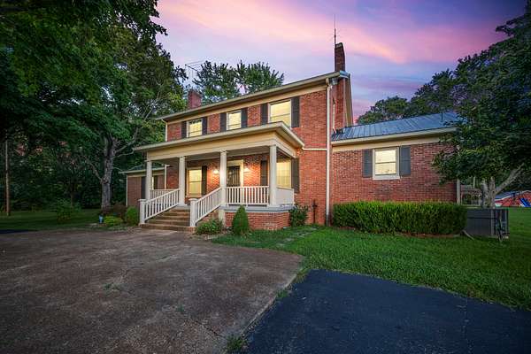 3 Acres of Residential Land with Home for Sale in Springfield, Tennessee