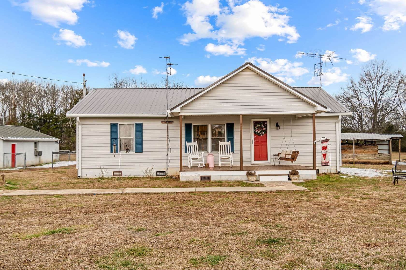 11.3 Acres of Land with Home for Sale in Shelbyville, Tennessee