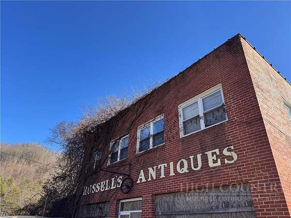 3.44 Acres of Land with Home for Sale in Newland, North Carolina