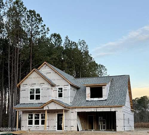 1.63 Acres of Residential Land with Home for Sale in Aberdeen, North Carolina