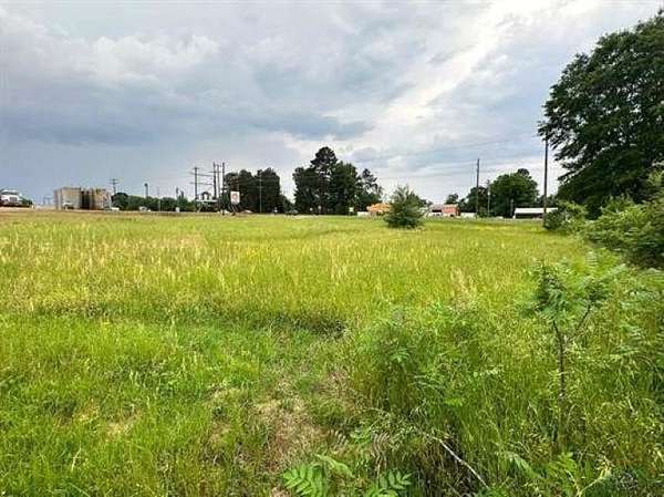 1 Acre of Mixed-Use Land for Sale in Longview, Texas