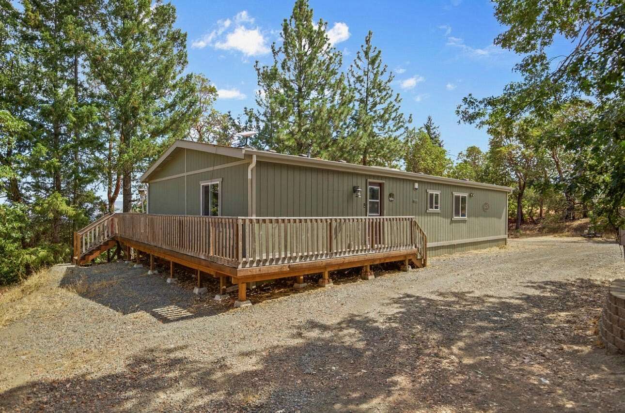 9.87 Acres of Residential Land with Home for Sale in Jacksonville, Oregon