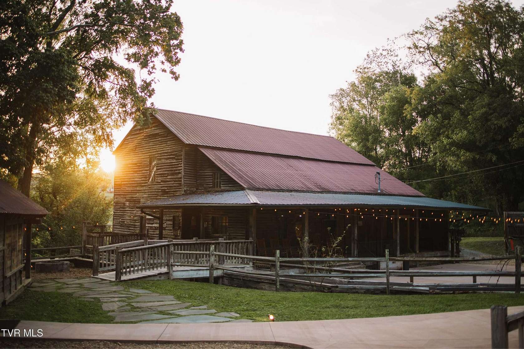 7.47 Acres of Improved Mixed-Use Land for Sale in Abingdon, Virginia