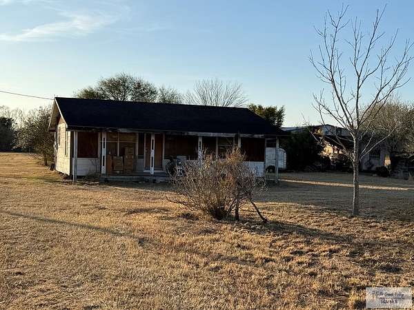 3.85 Acres of Residential Land with Home for Sale in Harlingen, Texas