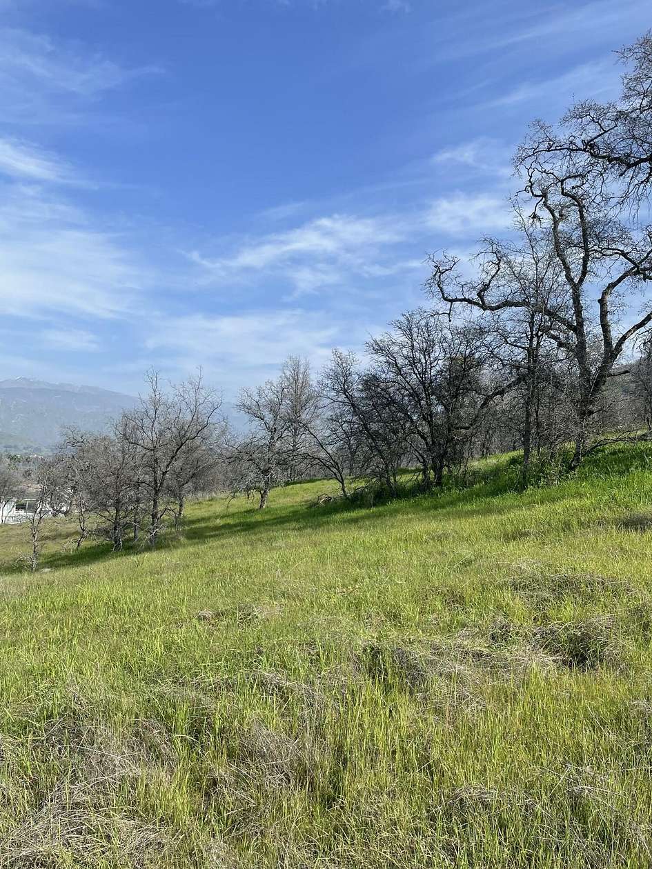 1.24 Acres of Land for Sale in Springville, California