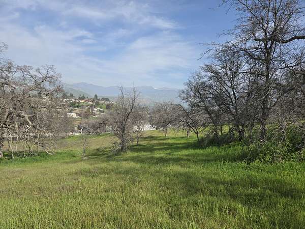 1.32 Acres of Land for Sale in Springville, California