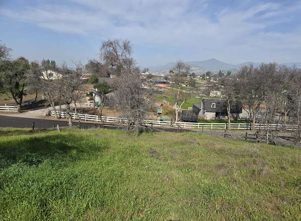 1.32 Acres of Land for Sale in Springville, California