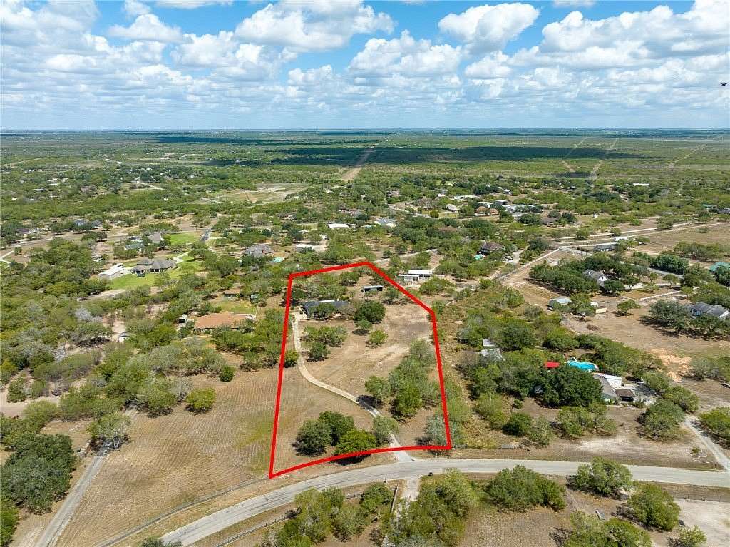 3.1 Acres of Residential Land with Home for Sale in Robstown, Texas