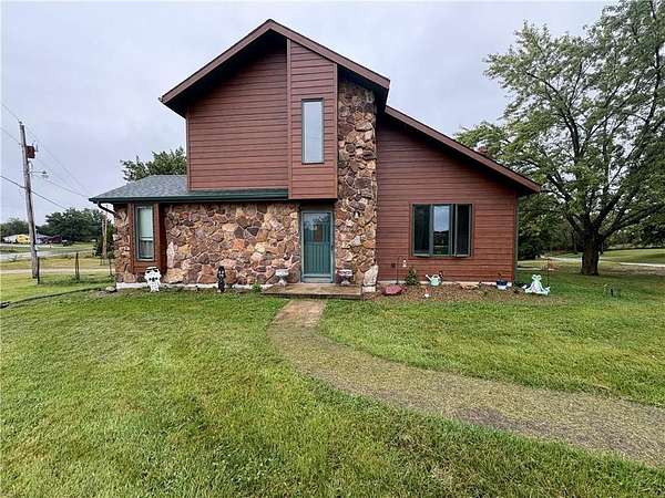 2.63 Acres of Residential Land with Home for Sale in Bethany, Missouri