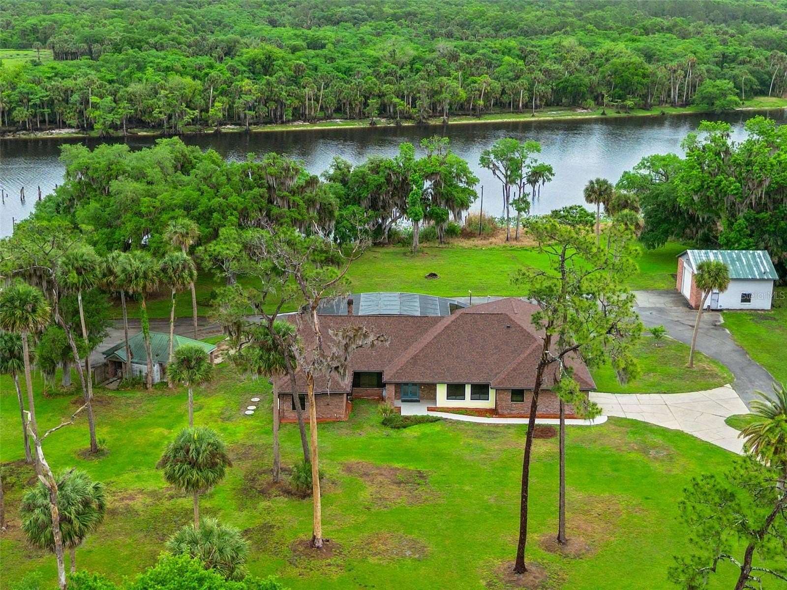 5 Acres of Land with Home for Sale in Geneva, Florida