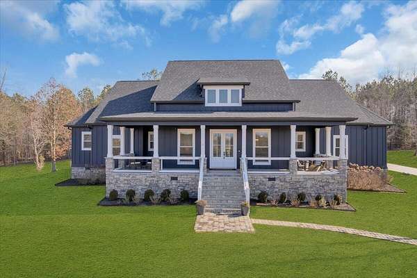 1.52 Acres of Residential Land with Home for Sale in Jasper, Tennessee