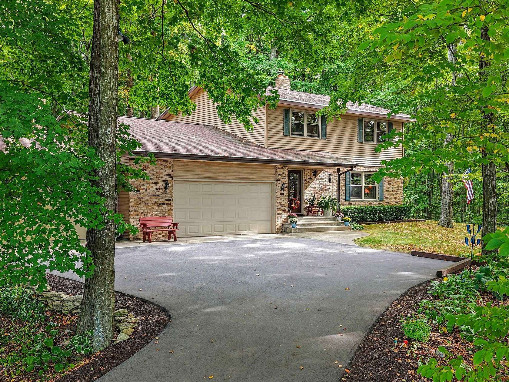 2 Acres of Residential Land with Home for Sale in Sturgeon Bay, Wisconsin