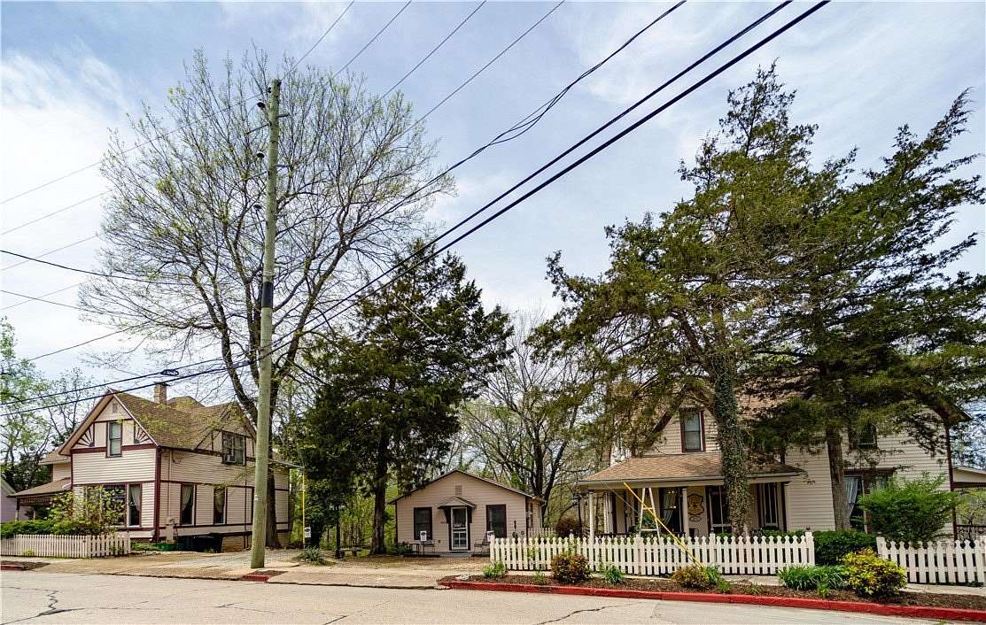 1.5 Acres of Improved Residential Land for Sale in Eureka Springs, Arkansas