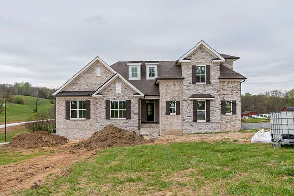 3.4 Acres of Land with Home for Sale in Columbia, Tennessee