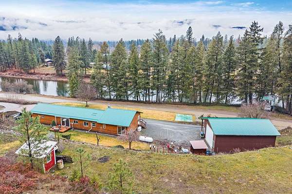 2.26 Acres of Residential Land with Home for Sale in Kettle Falls, Washington