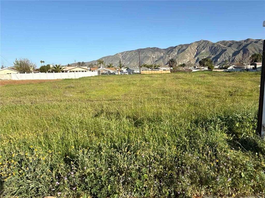 1.1 Acres of Mixed-Use Land for Sale in San Jacinto, California