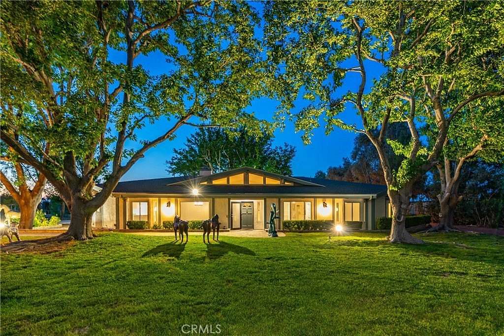 2.42 Acres of Improved Mixed-Use Land for Sale in Palmdale, California