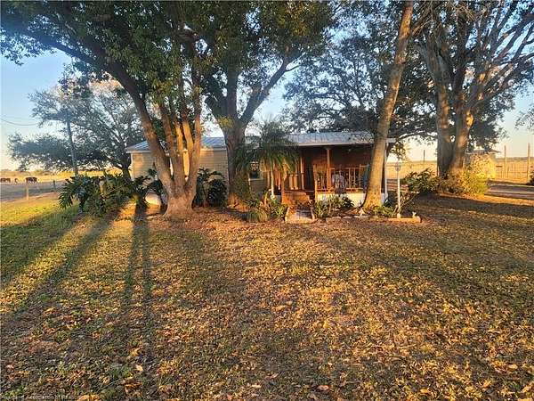 10 Acres of Land with Home for Sale in Fort Meade, Florida