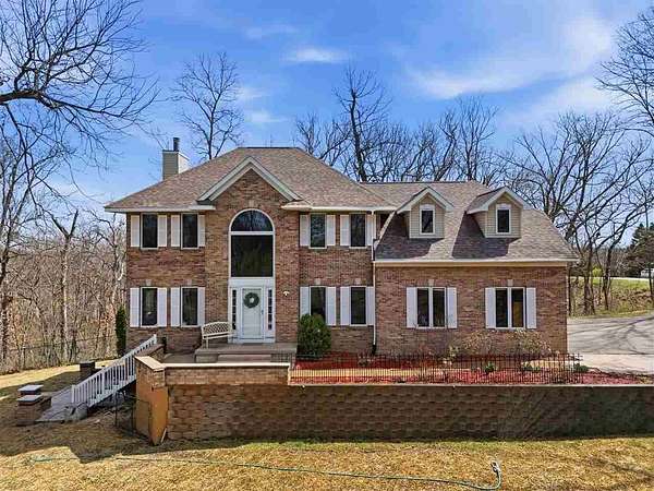 2.32 Acres of Land with Home for Sale in Solon, Iowa