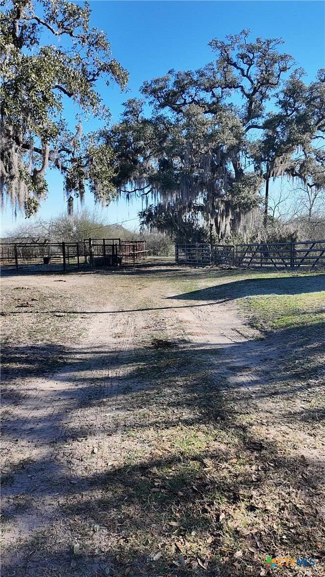 165 Acres of Land for Sale in Goliad, Texas