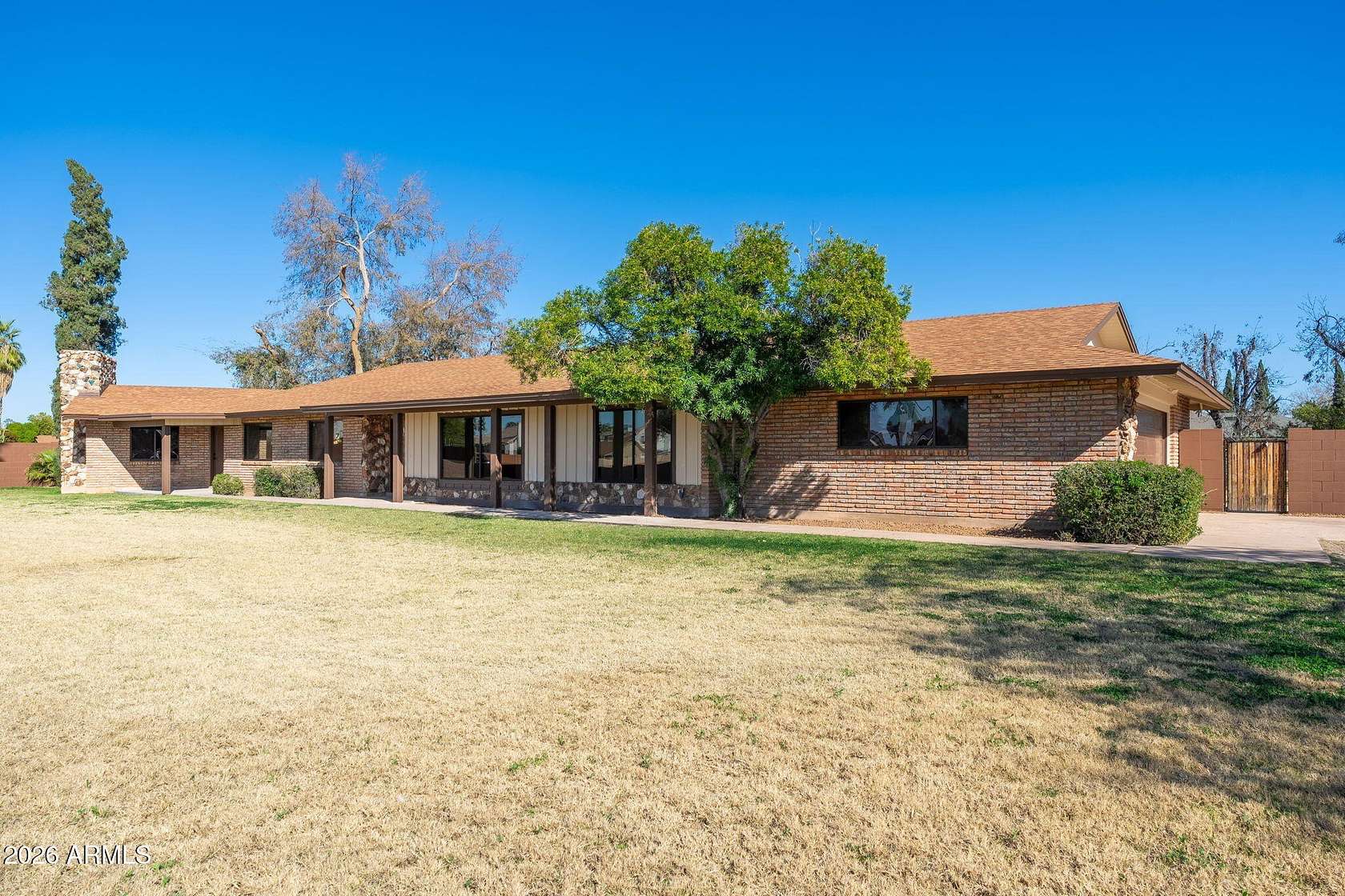 1.84 Acres of Residential Land with Home for Sale in Glendale, Arizona