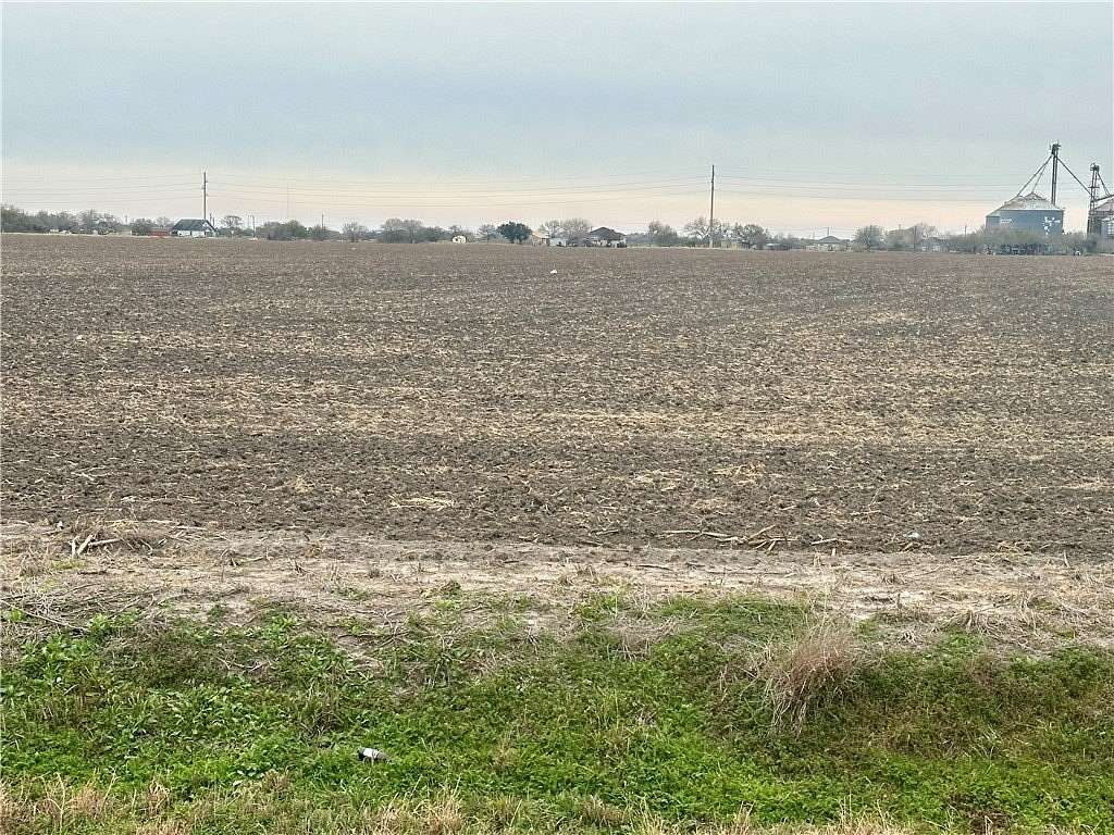 54 Acres of Land for Sale in Banquete, Texas