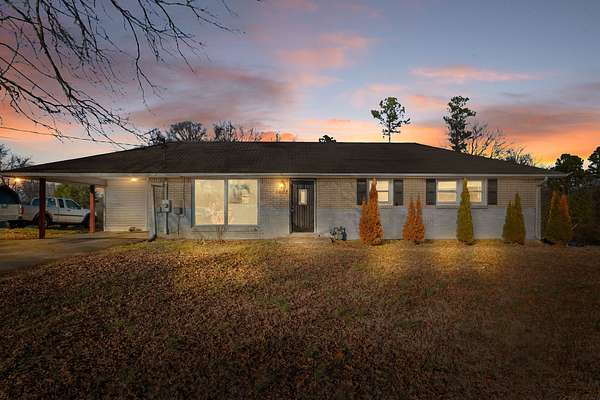 14.3 Acres of Land with Home for Sale in Ashland City, Tennessee