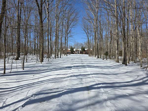 5 Acres of Residential Land with Home for Sale in New Johnsonville, Tennessee