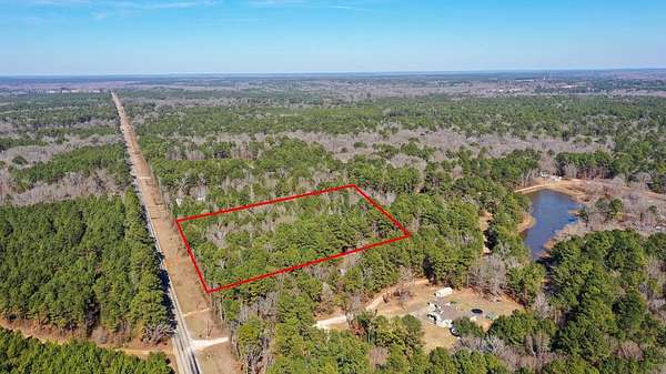 5.48 Acres of Improved Residential Land for Sale in Karnack, Texas