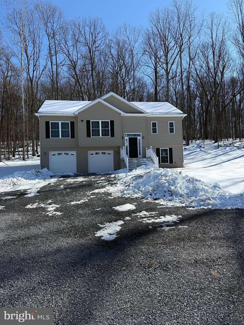 2.78 Acres of Residential Land with Home for Sale in Hedgesville, West Virginia