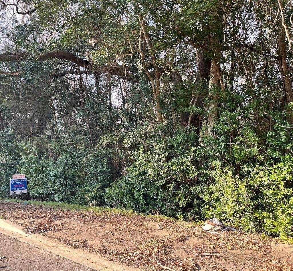 0.91 Acres of Residential Land for Sale in Thomasville, Georgia