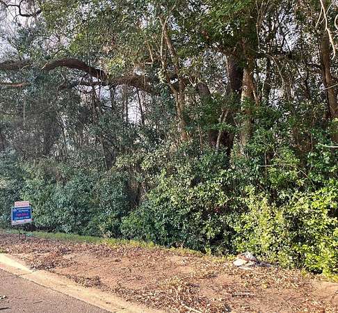 0.91 Acres of Residential Land for Sale in Thomasville, Georgia