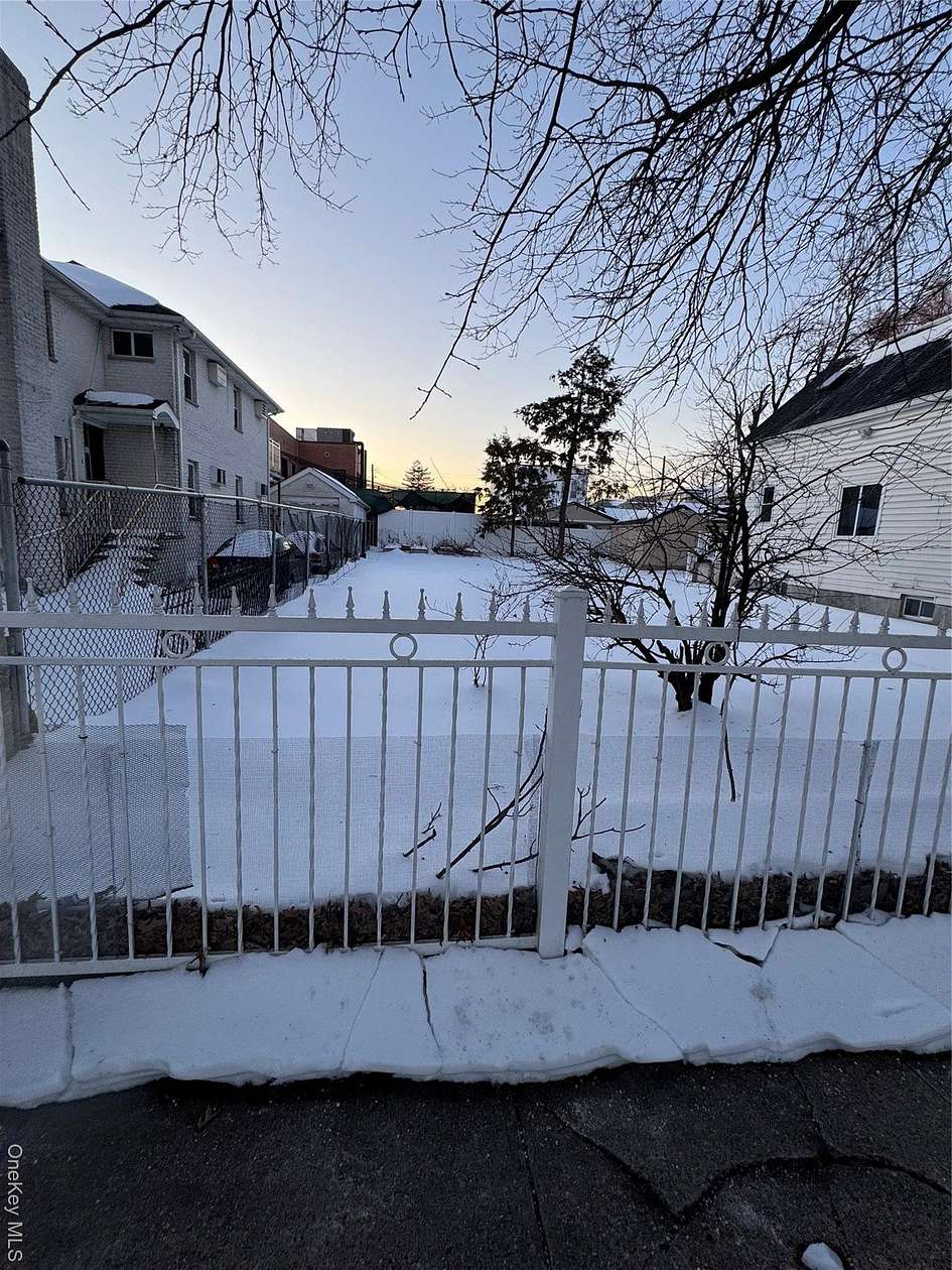 0.07 Acres of Land for Sale in South Ozone Park, New York