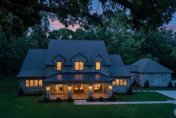9.26 Acres of Land with Home for Sale in Germantown, Tennessee