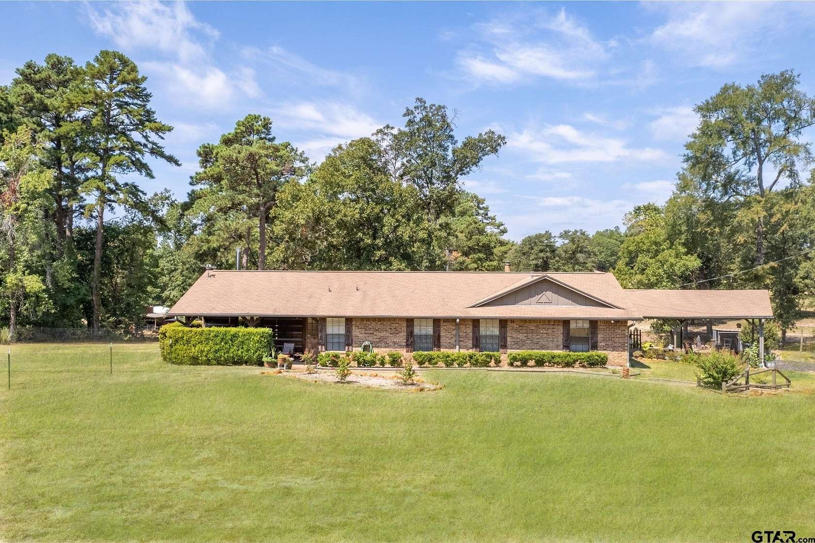 3.44 Acres of Residential Land with Home for Sale in Flint, Texas