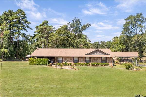 3.44 Acres of Residential Land with Home for Sale in Flint, Texas