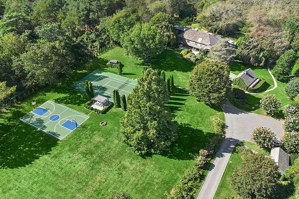 4.62 Acres of Land with Home for Sale in Bridgehampton, New York