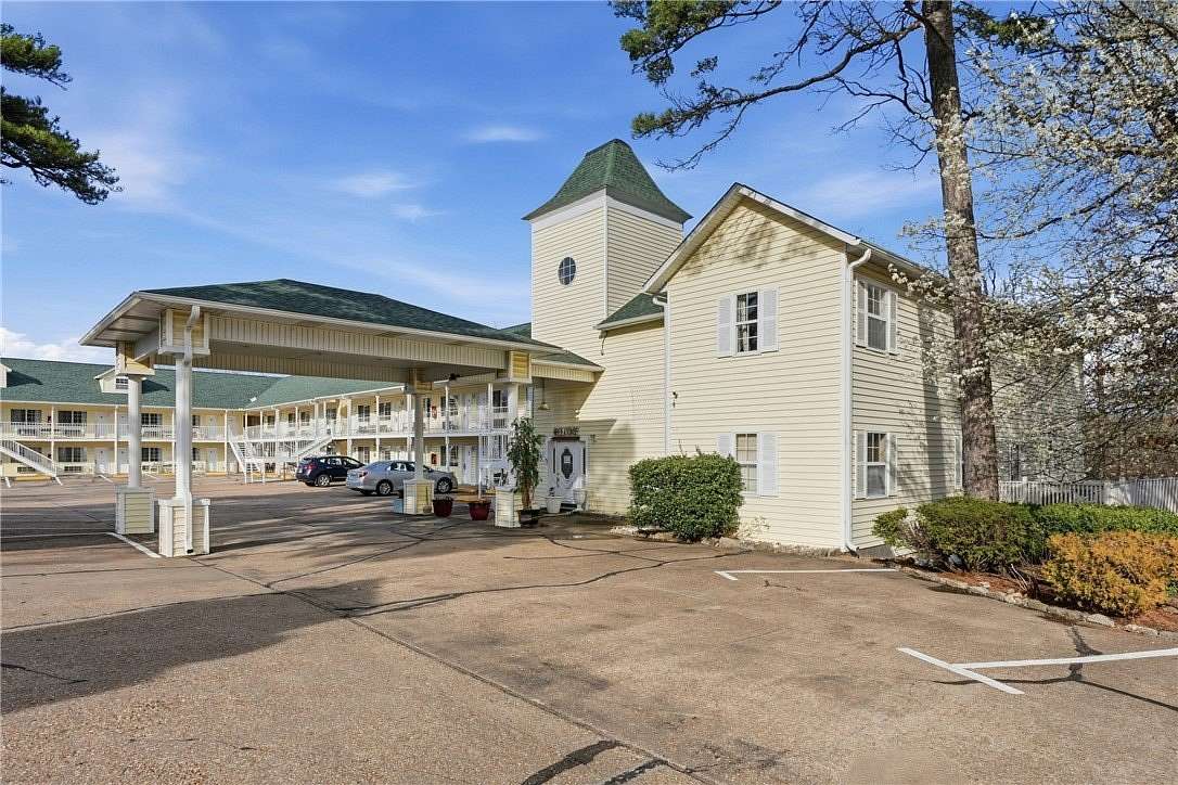 2.75 Acres of Improved Mixed-Use Land for Sale in Eureka Springs, Arkansas