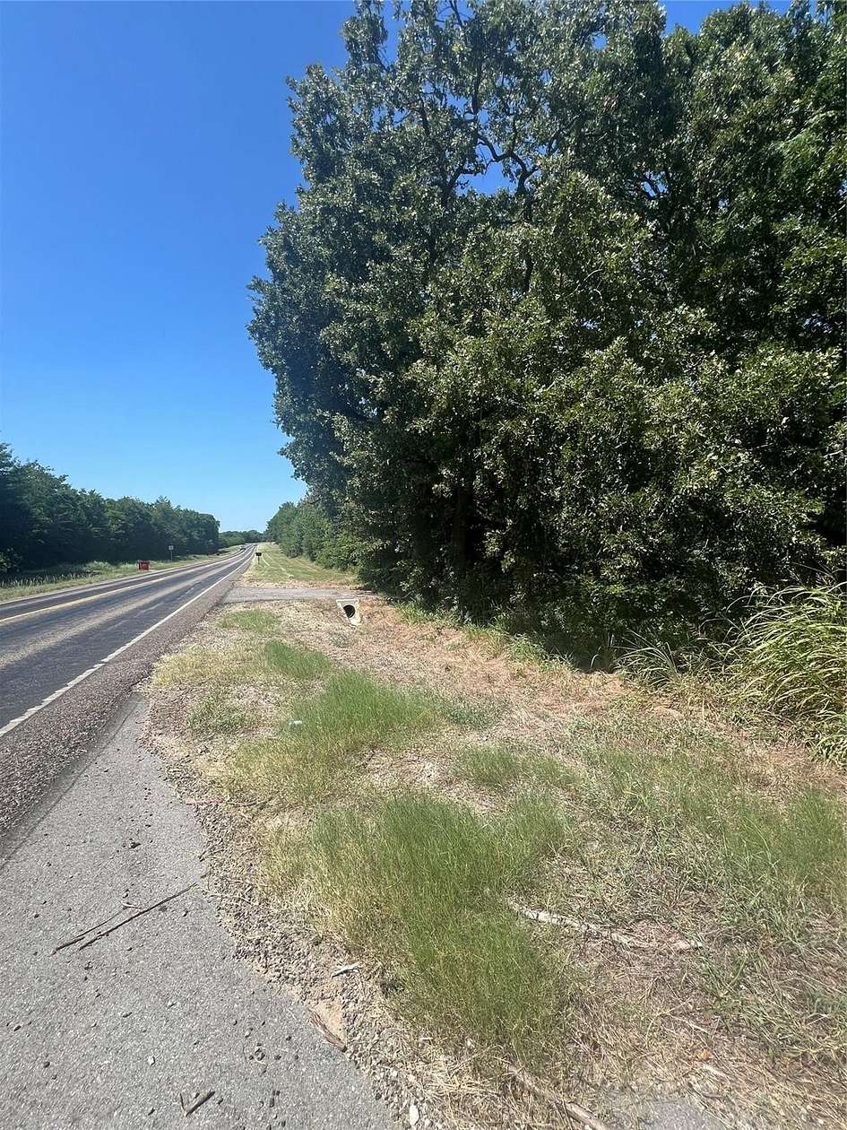 1.43 Acres of Residential Land for Sale in Savoy, Texas