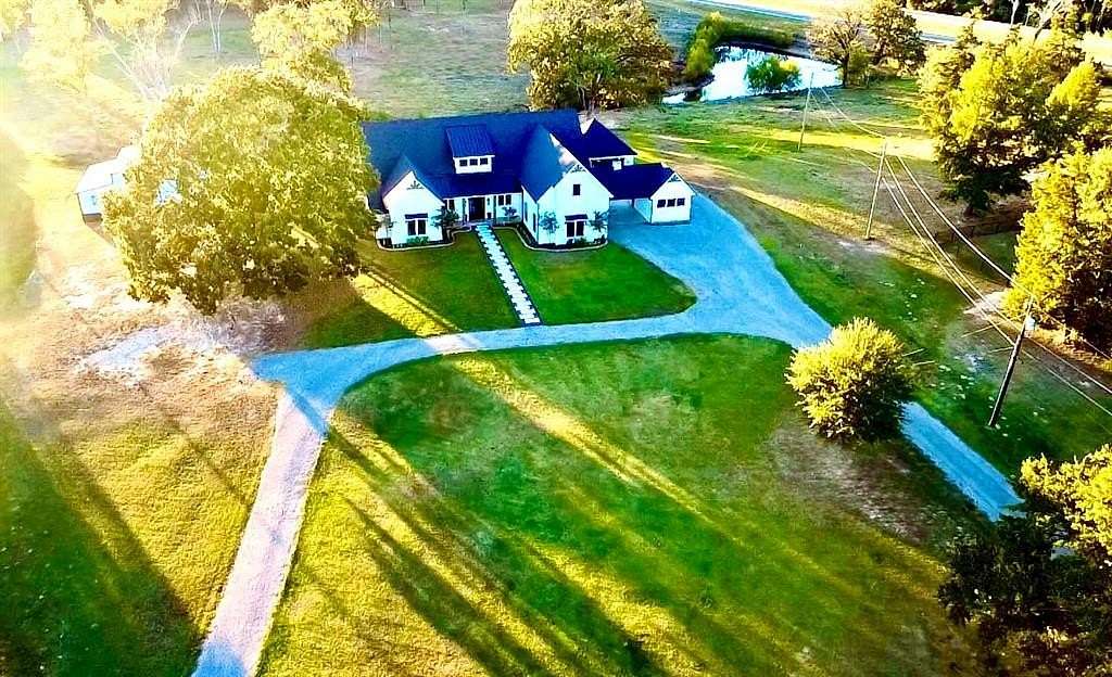 8.34 Acres of Residential Land with Home for Sale in Brownsboro, Texas