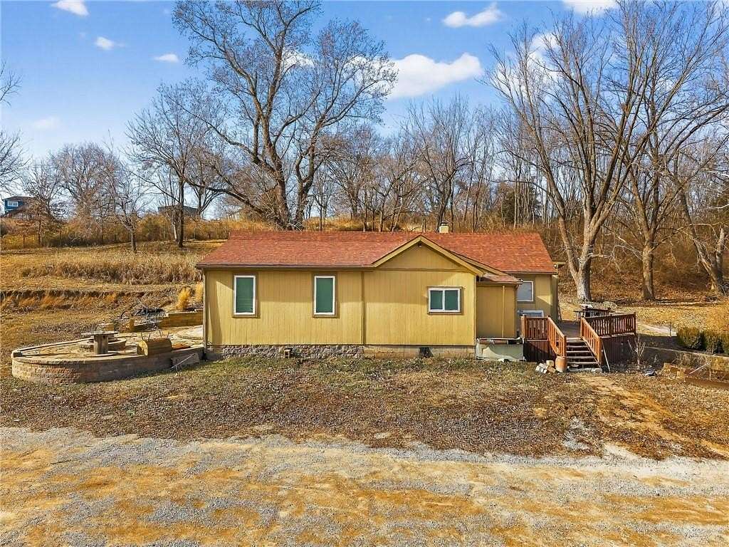 2.58 Acres of Residential Land with Home for Sale in Kansas City, Kansas